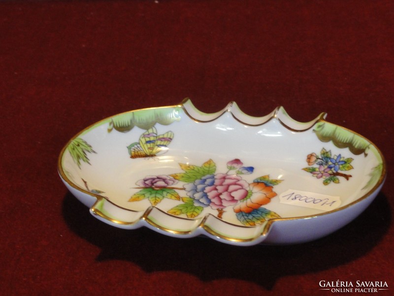 Herend porcelain Victoria pattern ashtray. Identification: 7793/vbo. He has!