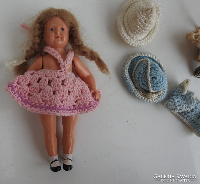 Old schildkröte mini doll with crocheted clothes