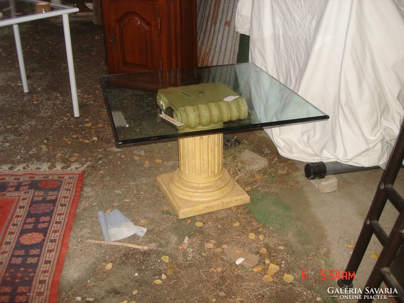 Üvegtetős asztalka,80x80cm