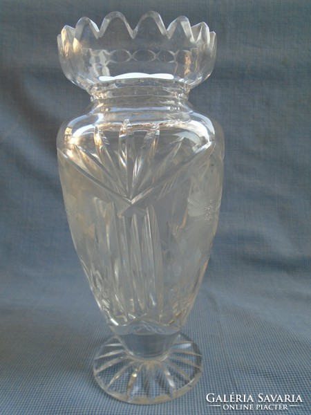 Régi vastag kézzel csiszolt kristály váza 15,8 cm