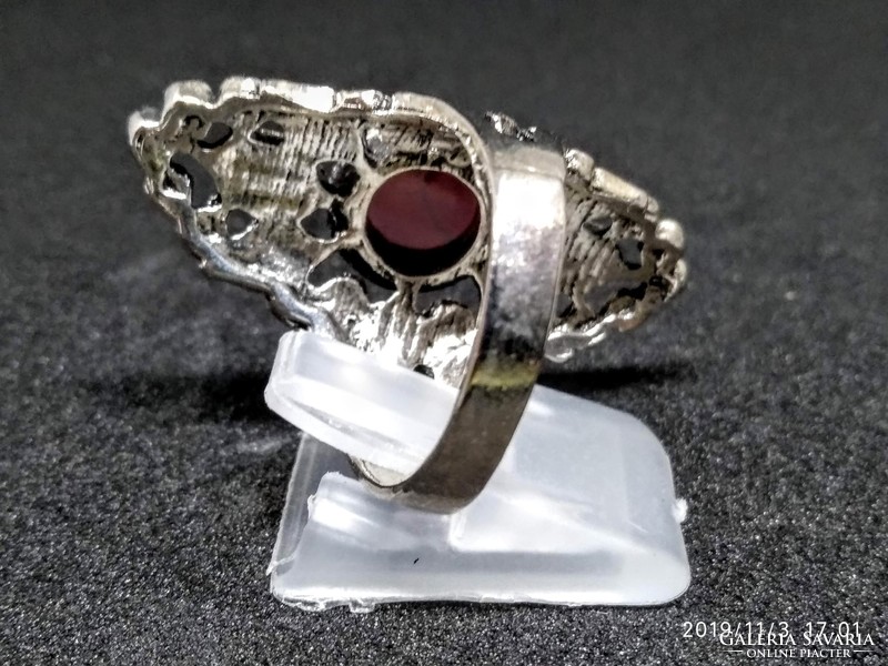 Filigree stainless steel ring (stainless steel) with red howlite stone