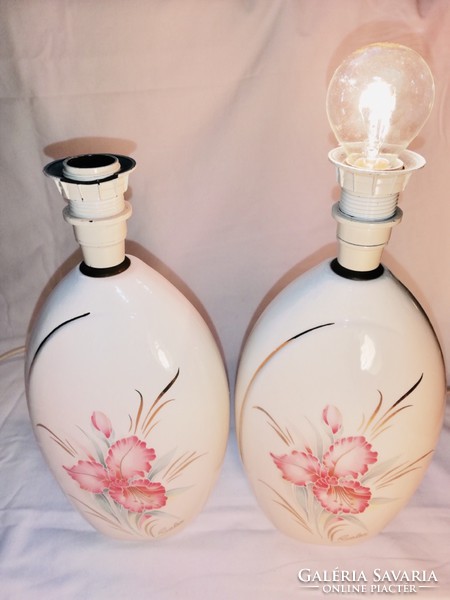 Szecessziós,jelzett olasz váza kerámia pár; gyönyörű szignózott kézzel festett orchideával az elején