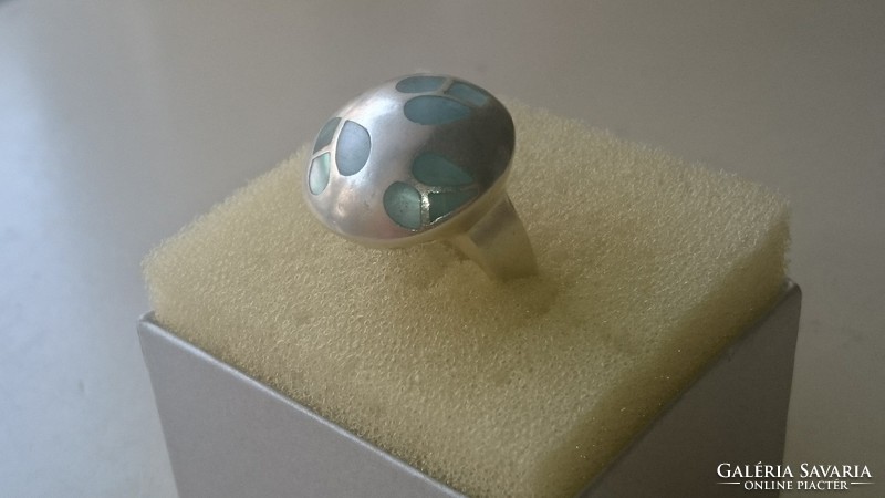 Ezüst gyűrű halvány kék gyöngyházberakással díszítve 925 