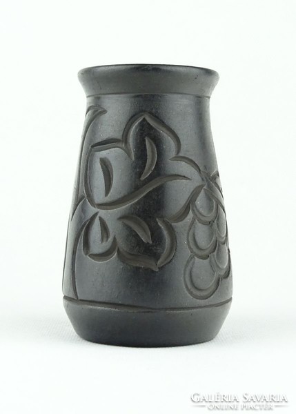 0Y939 Régi fekete kerámia váza 9.5 cm