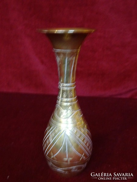Indiai réz váza, magassága 19 cm  magas. 1/1650 jelzéssel. Vanneki!