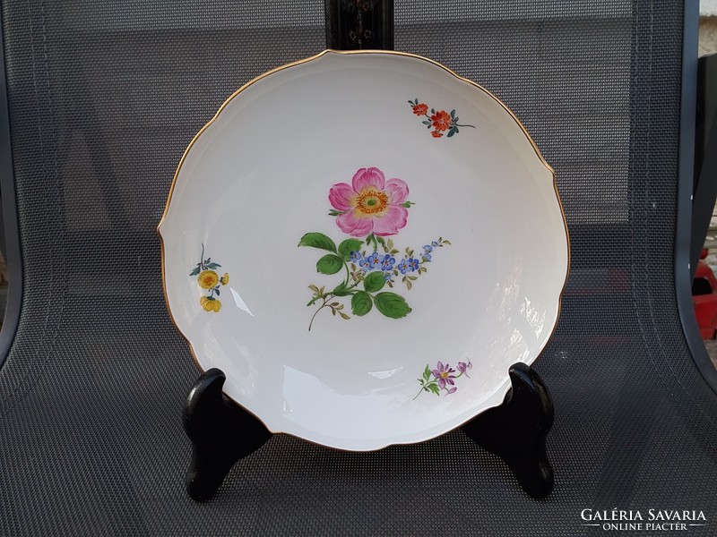 Meissen porcelain, for gifts, serving bowl, table centerpiece, old sign with swords! Luxury. Porcelain.