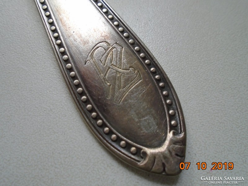 Antik dombormintás monogramos ezüstözött villa W&B 60 jelzéssel