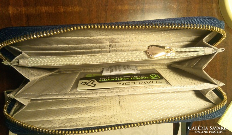 TRAVELON éjkék színű, elegáns, nagy méretű női clutch pénztárca, RFID védelemmel