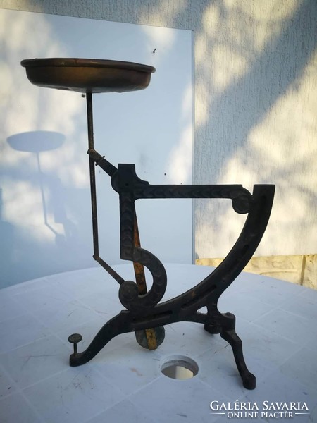 Old, antique scale, letter scale!! Fire enamel. At least 100 years old!!