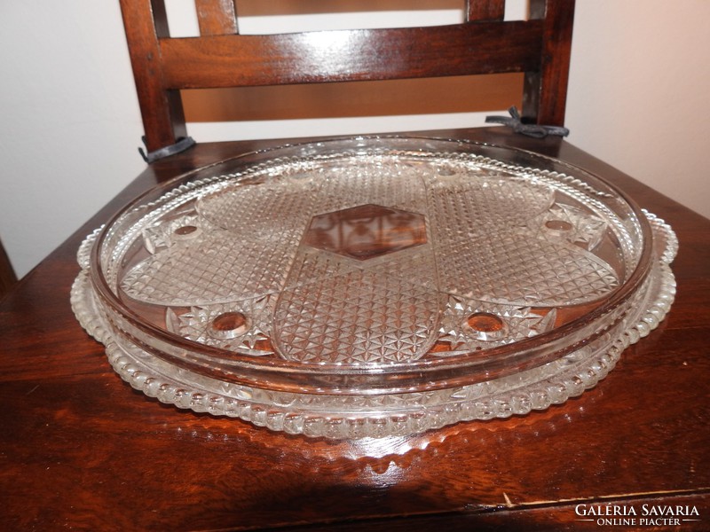 Antique ribbed glass serving plate cake plate