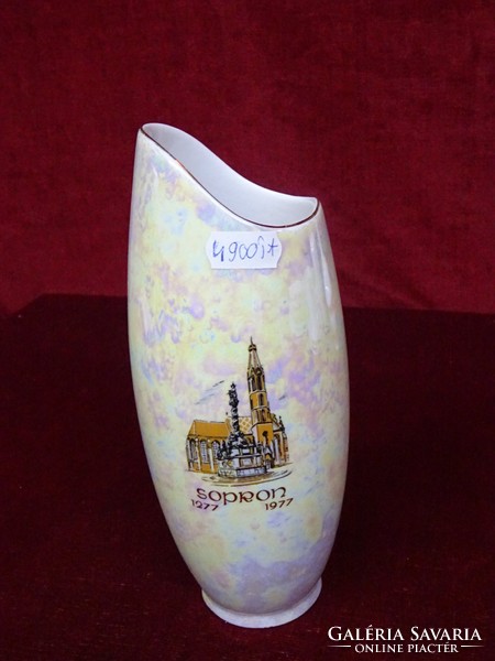 Hollóházi lüszter mázas porcelán váza, Sopron felirattal és látképpel, 20,5 cm magas. Vanneki!