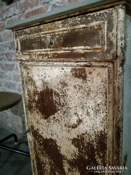 Korházi fém szekrény, 1920-as évekből loft, vintage industrial