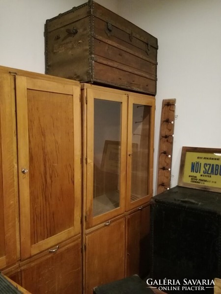 Patikai bútor, régi gyógyszertári szekrény loft, vintage