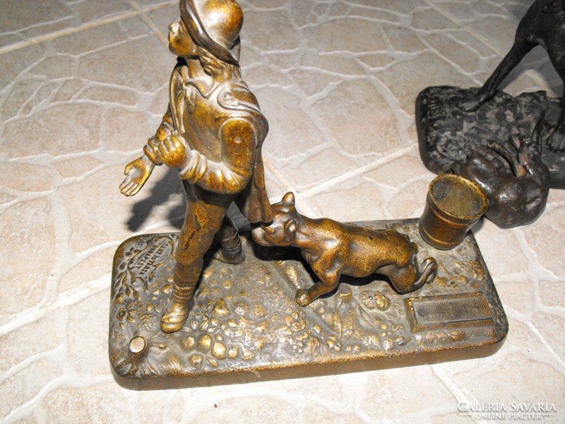 Ganz és TSa vasöntöde 1850 Eredeti öntöttvas Csavargó kutya vándor gyertyatartó szobr gyűjteményből