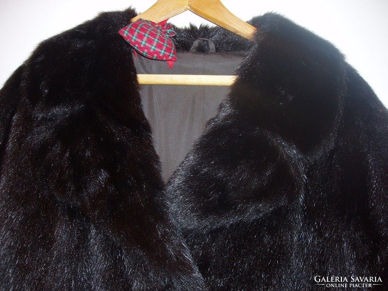 Fur coat - black (seal) fur coat in new condition for sale in sizes 44-46