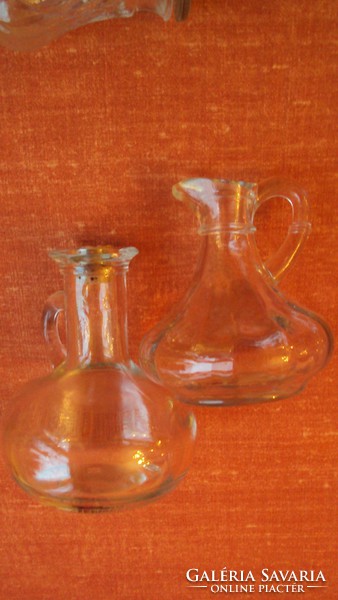 2+2 db.kecses alakú,üvegdugós szervírozó (ecetes,olajos öntetes) üveg.