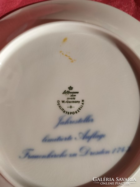 1743-as utcai tájkép porcelán tányéron