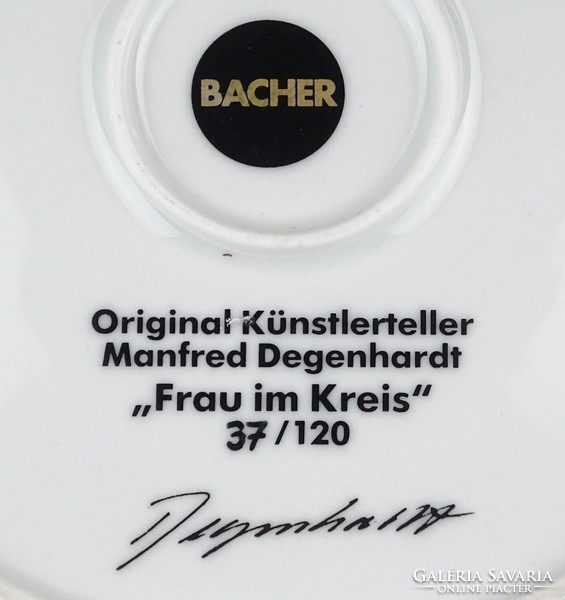 0Y961 Manfred Degenhardt : "Frau im Kreis" 30.5 cm