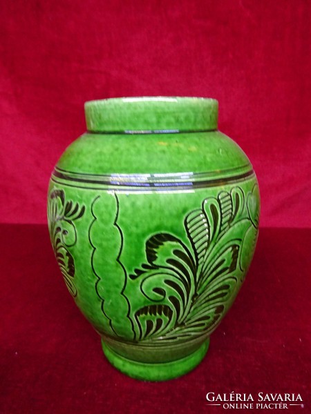 Green ceramic vase, 15 cm high, printed pattern. He has!