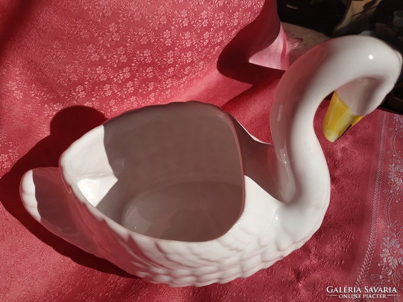 Porcelain swan bowl, large size