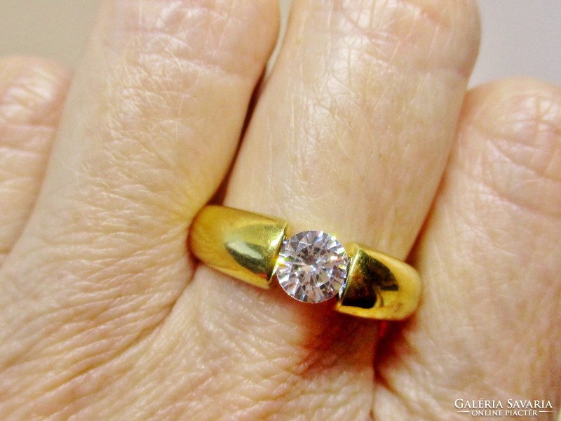 Special handcrafted gold-plated silver ring with brill cut crystal