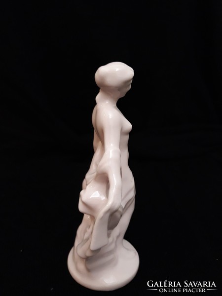 Vizet hordó nő porcelán figura - Női szobor, nipp 13cm