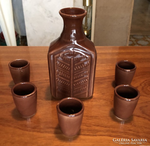 Retro ceramic jug with cups (brown)