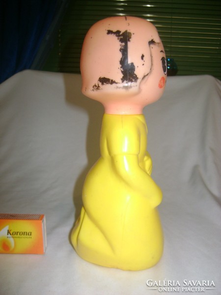 RETRO gyerek samponos flakon - kislány figura forma