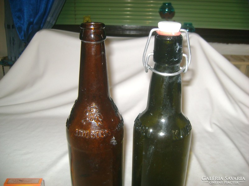 Két darab régi, domború feliratos sörös üveg - KAPSREITER BRAUEREI, HOLSTEN 