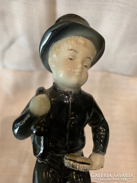 Kéményseprő fiú, német porcelán