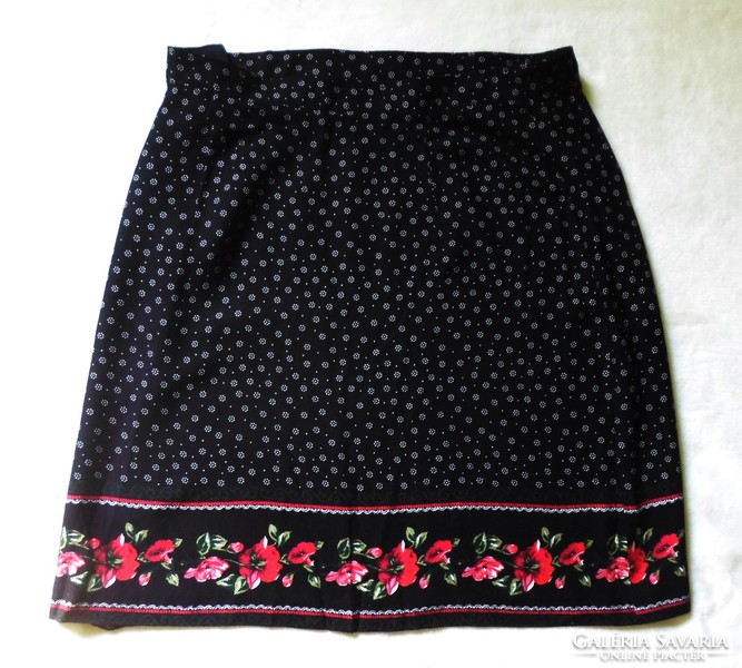 A cute retro skirt with a folk feel