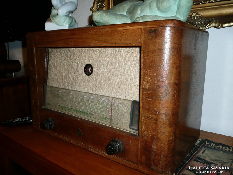 Telefunken 440 v antique radio from 1938 in perfect condition