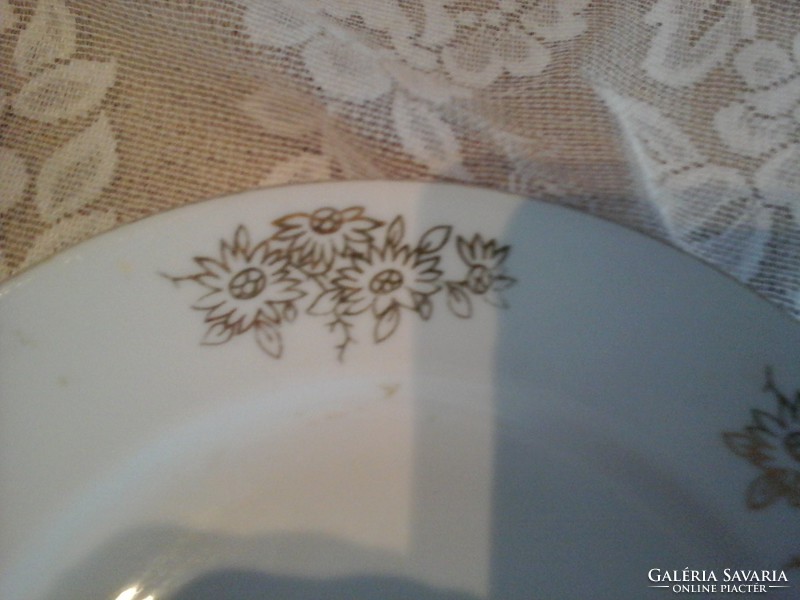 Thun lapos  aranyvirágos  tányér  bato
