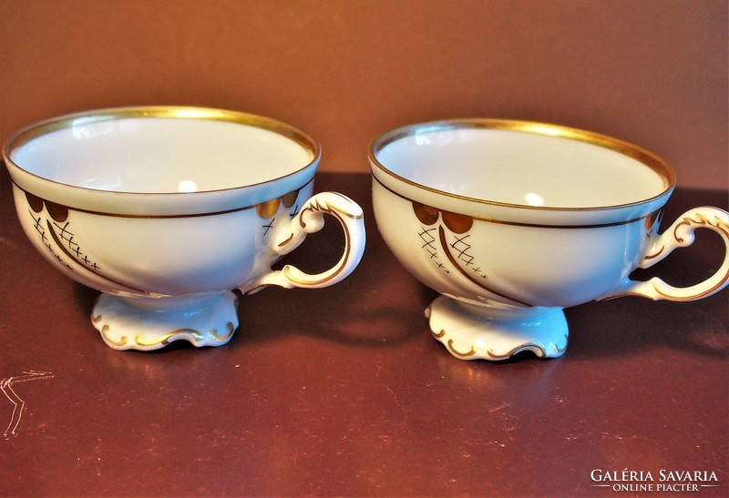 Vintage Freiberger porcelán kávéscsészék, 2 db. német gyártmány, hófehér színű, arany díszítéssel 