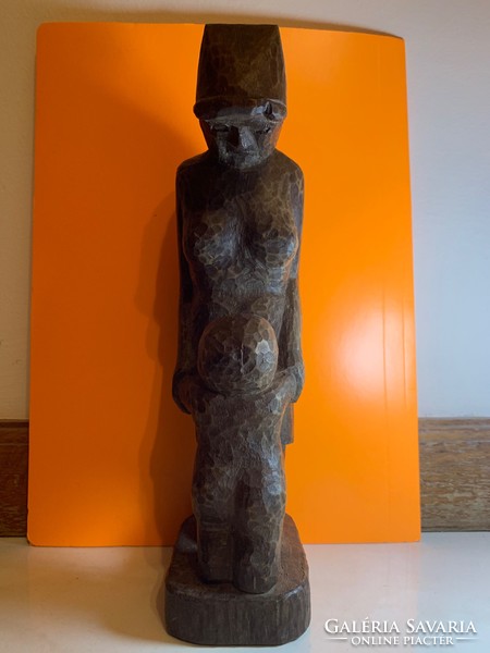 Anya és gyermeke faragott fa szobor, 26 cm magas