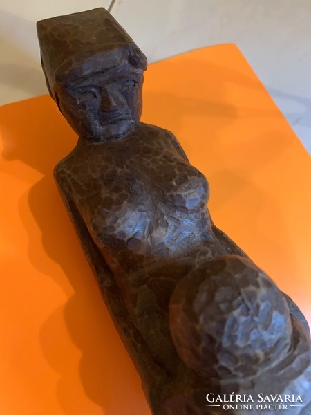 Mother and child carved wooden statue, 26 cm high
