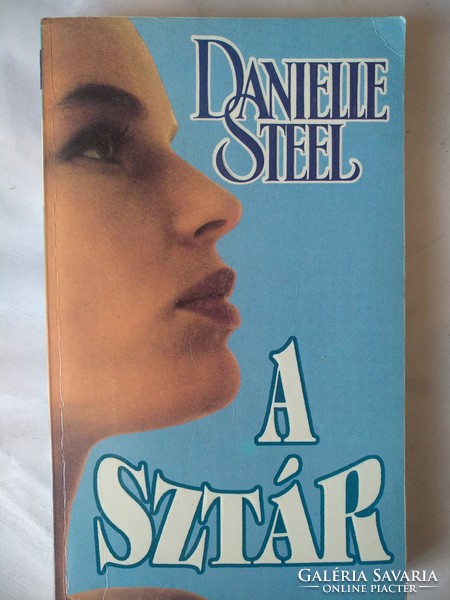 Danielle steel: A sztár, romantikus regény, ajánljon!