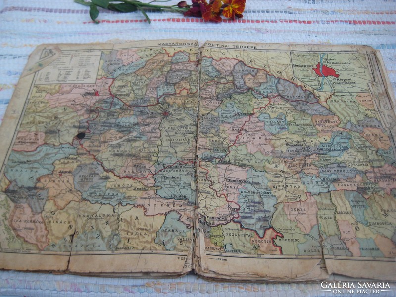 A  KUGOTOWICZ  féle  iskolai atlasz      42 x 28 cm