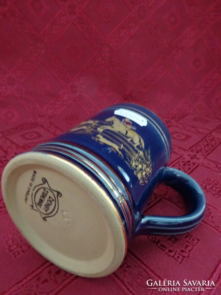 English porcelain show jumping mug, 7.5 cm in diameter. He has!