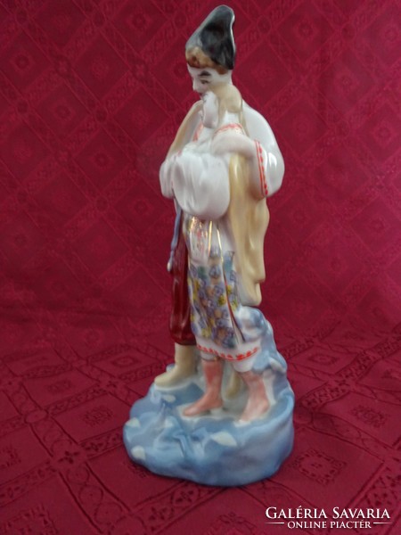 Russian porcelain sculpture, couple in love, height 27 cm. He has!