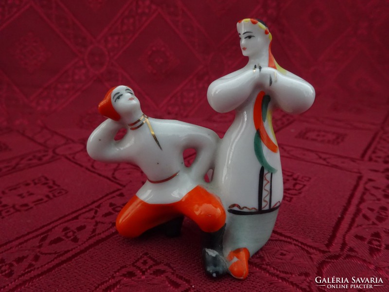 Russian porcelain figurine, dancing couple, height 6 cm. He has!