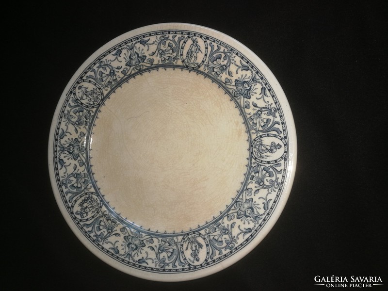 Zsolnay tányér, a korai korszakból
