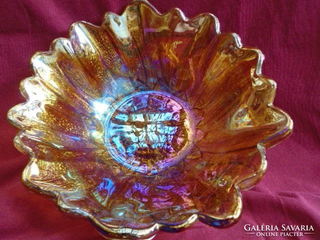 Francia országból származó irizáló üveg kínáló  17 x 8 cm  űrtartalom cca 8 dl  hibátlan 