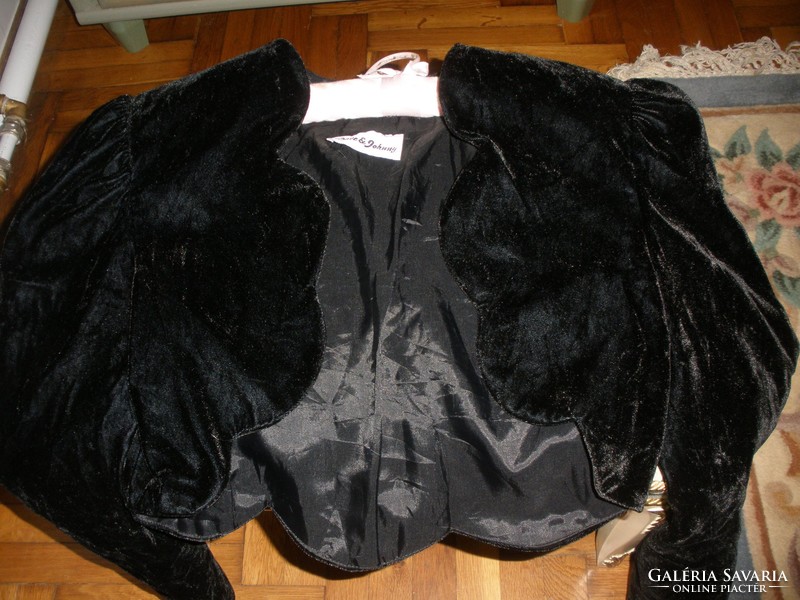 Selyem-bársony rövidke kis csodás kabát, alkalomra is