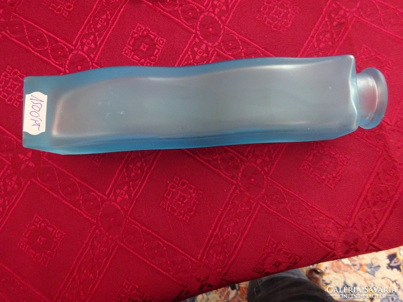 Kék hullámos üveg váza, IKEA termék magassága 21 cm. Vanneki! Jókai.