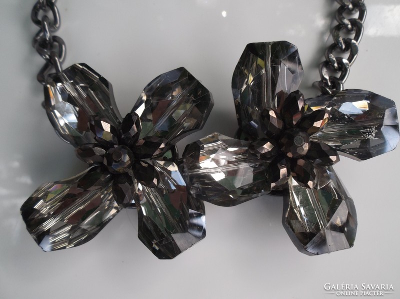 Necklace - new - metal - rhinestone chain - 44 cm - flowers 6 x 2 cm