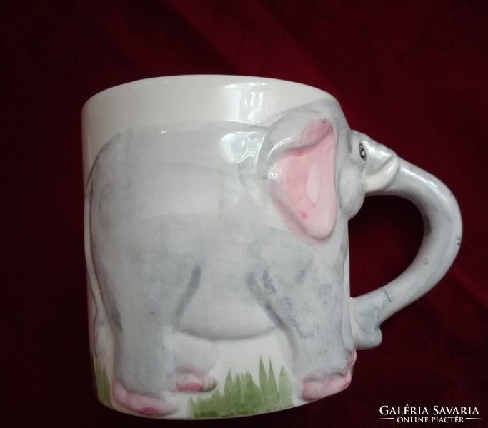 Elefántos csésze