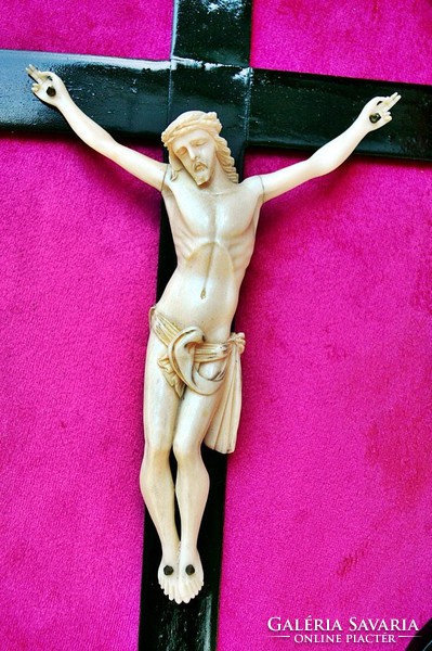 39. Antik CSONT Jézus Krisztus (14cm), Korpusz, feszület, kereszt,  45.5cm keret