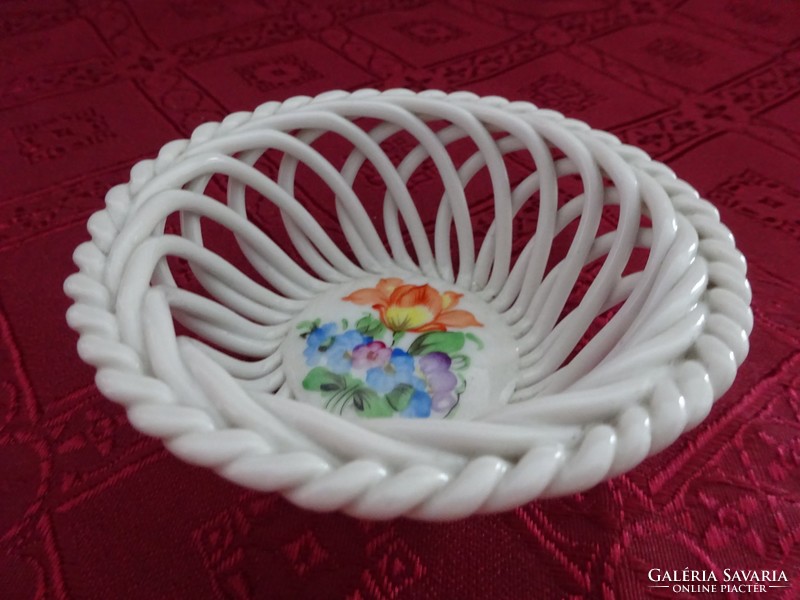 Herend porcelain, wicker, centerpiece with floral pattern, diameter 9.5 cm. He has!