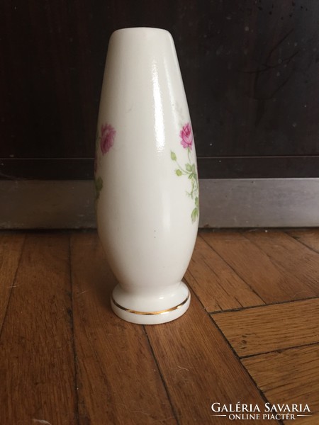 Beautiful floral acuincumi porcelain vase